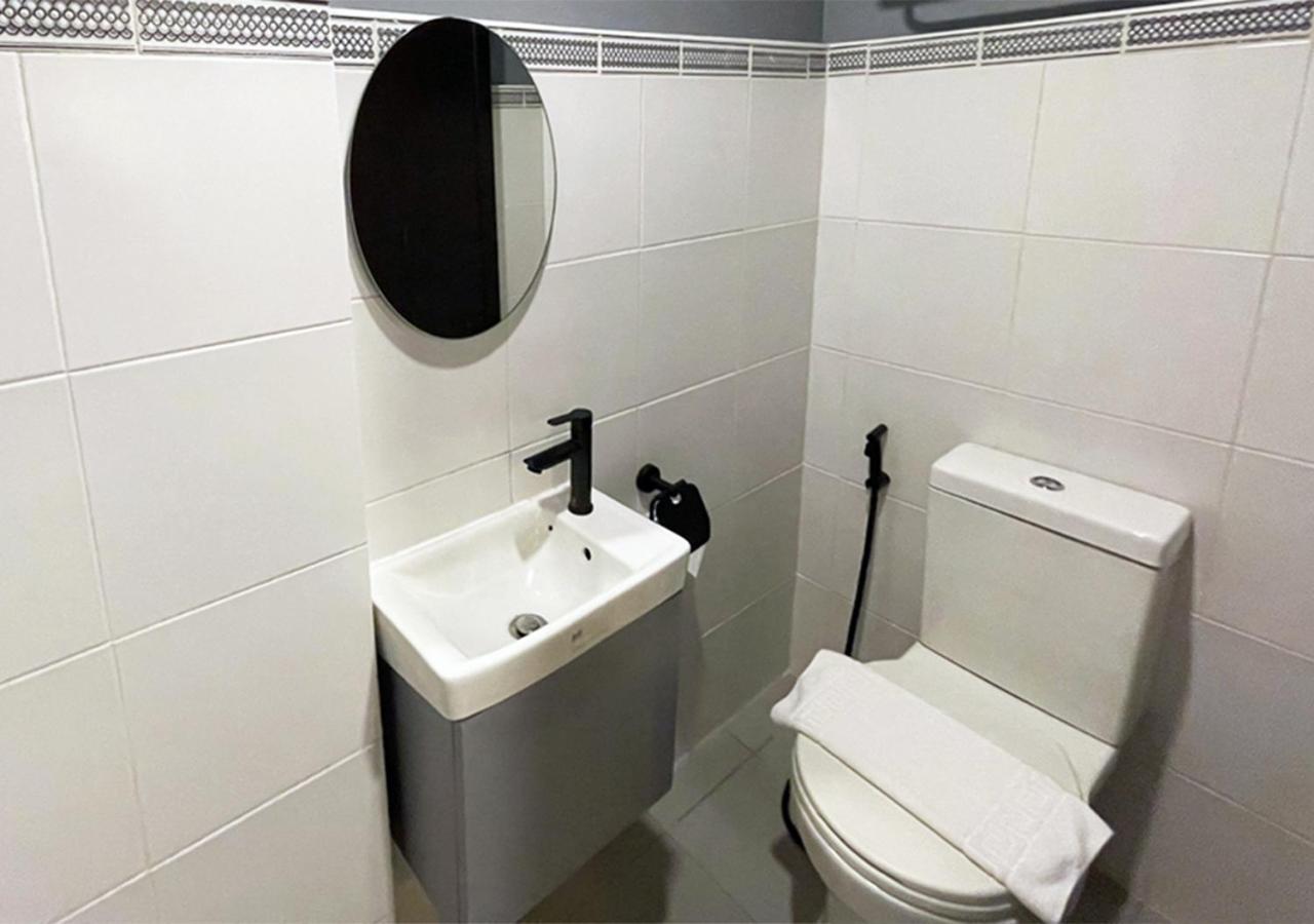 Mystay Hotel Bgc West Makati City Exteriör bild